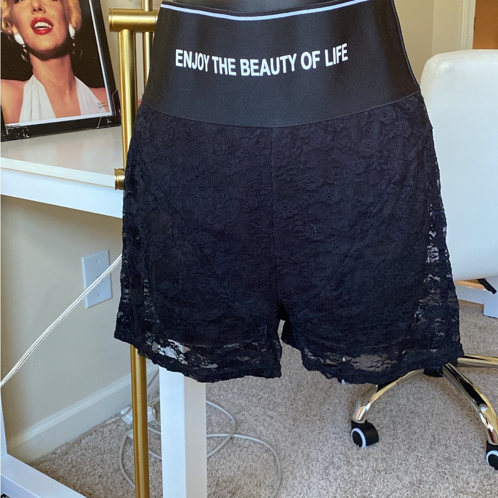 lace shorts